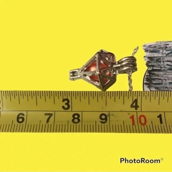 Necklace with Pearl in Cage - Picture 5 of 7